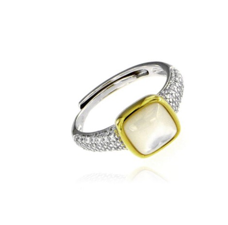 Anello con zirconi e madreperla